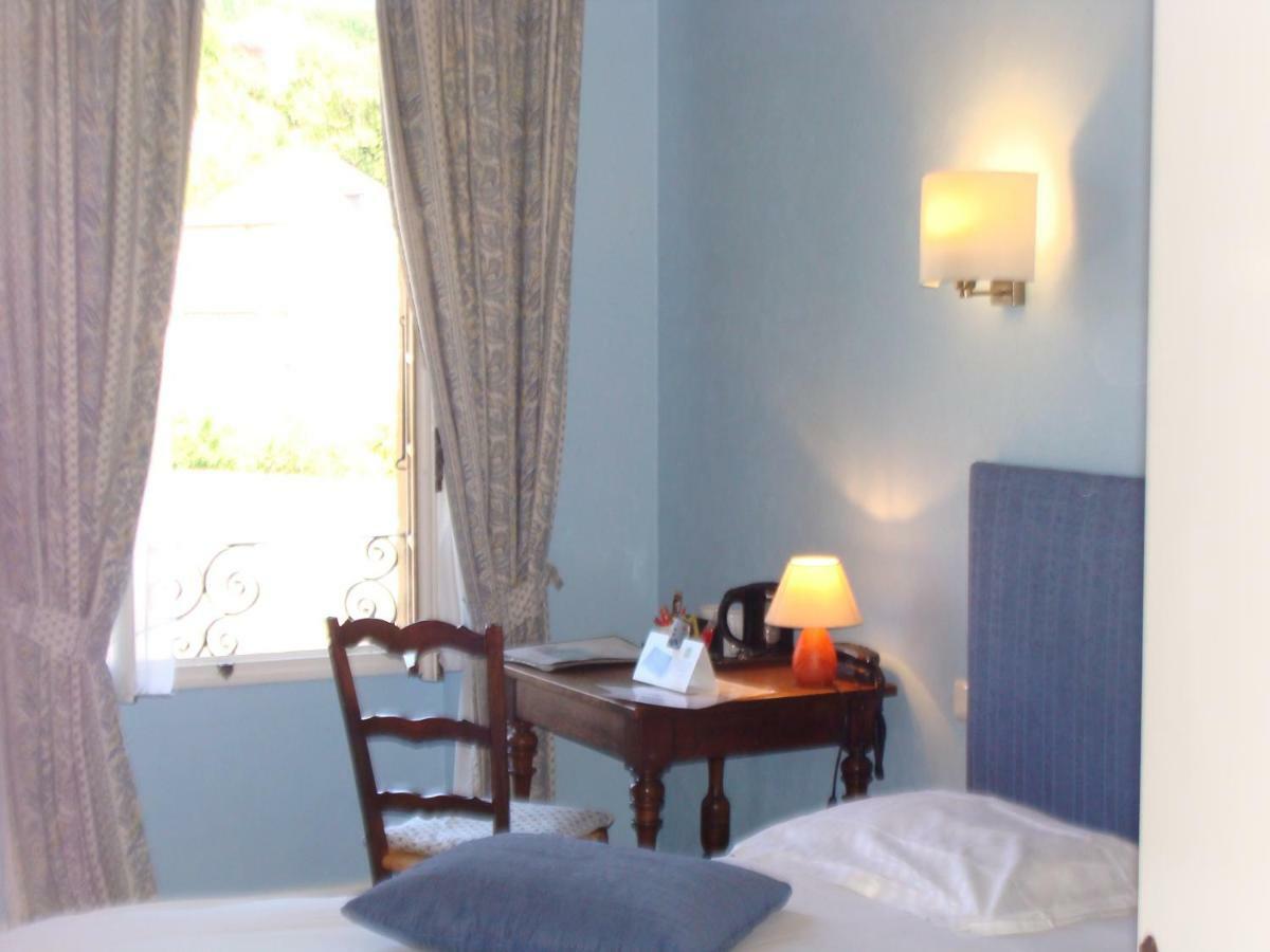 Hotel Logis La Gamade Donzenac Esterno foto