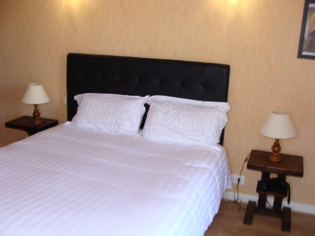 Hotel Logis La Gamade Donzenac Esterno foto