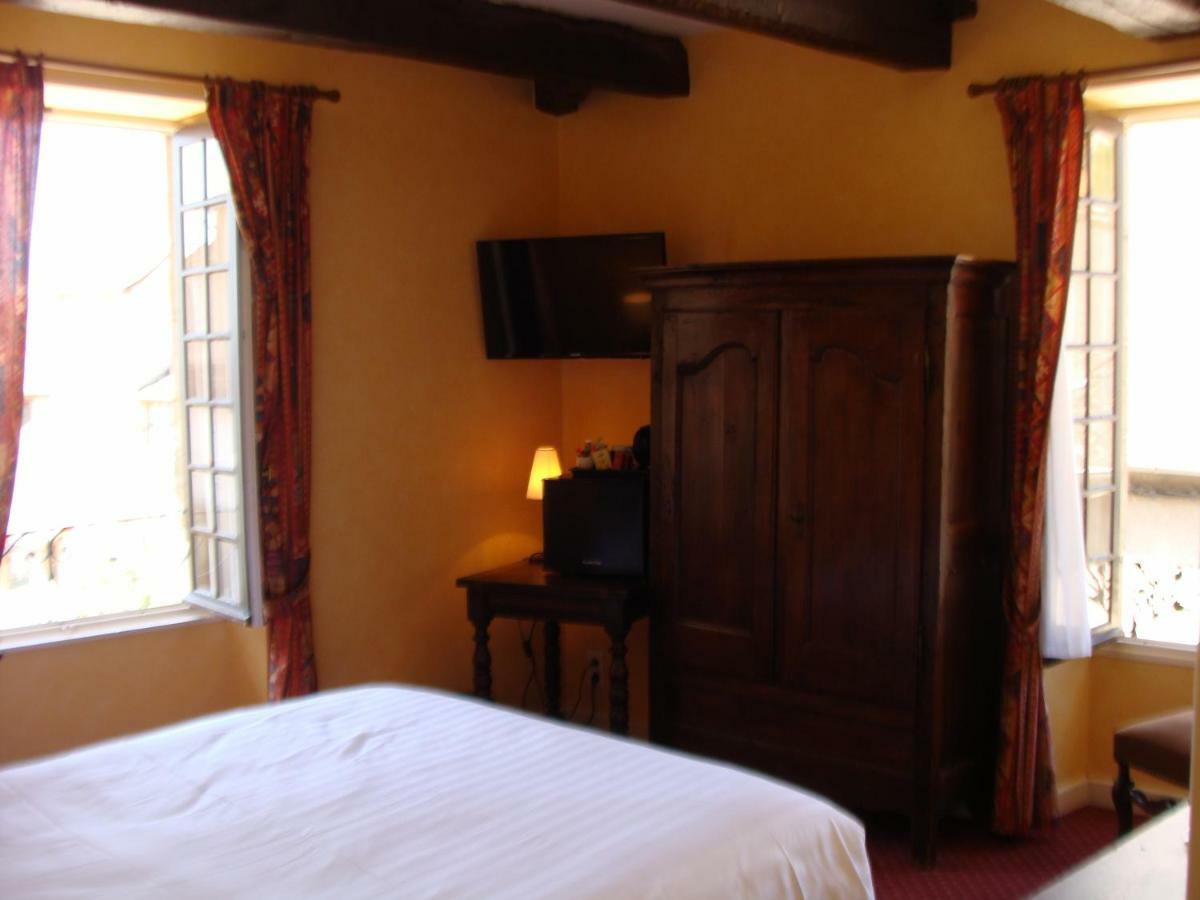 Hotel Logis La Gamade Donzenac Esterno foto