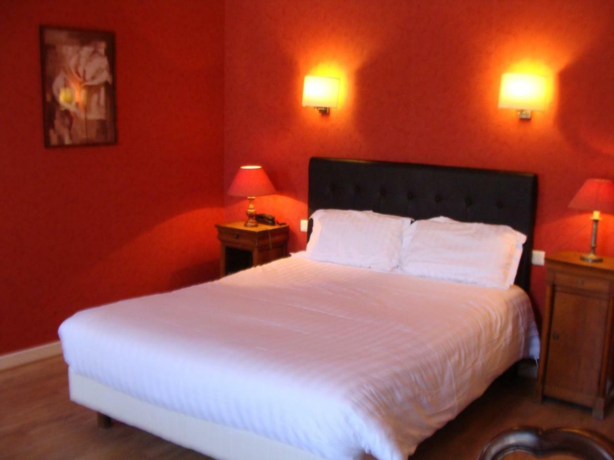 Hotel Logis La Gamade Donzenac Esterno foto