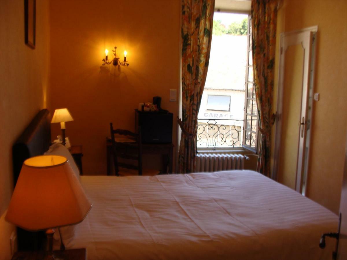 Hotel Logis La Gamade Donzenac Esterno foto